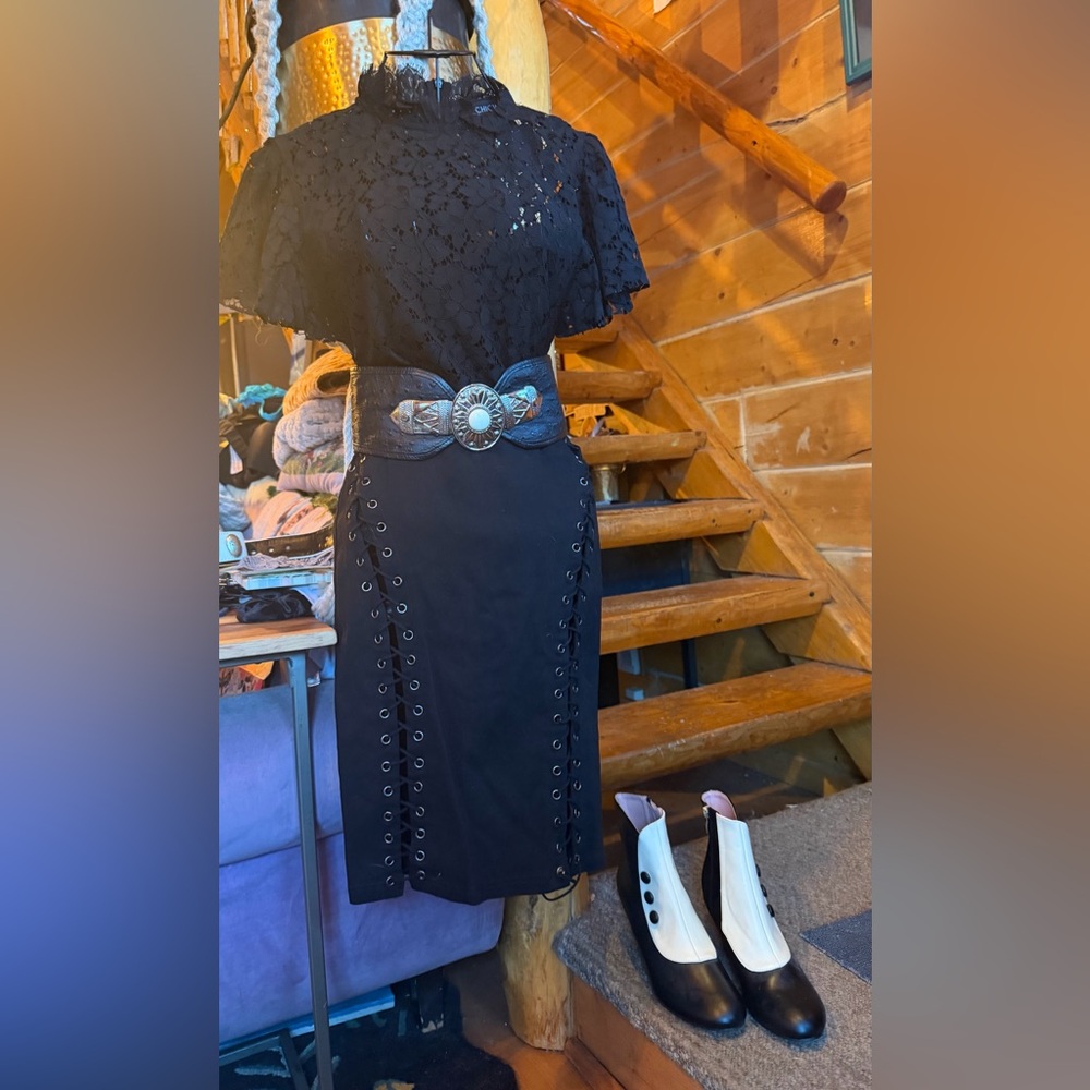 Sexy lil Lace-Up black pencil skirt! Sexy librarian reader chic!